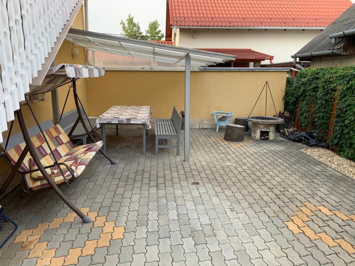 Gázláng Apartman Hajdúszoboszló Esterno foto