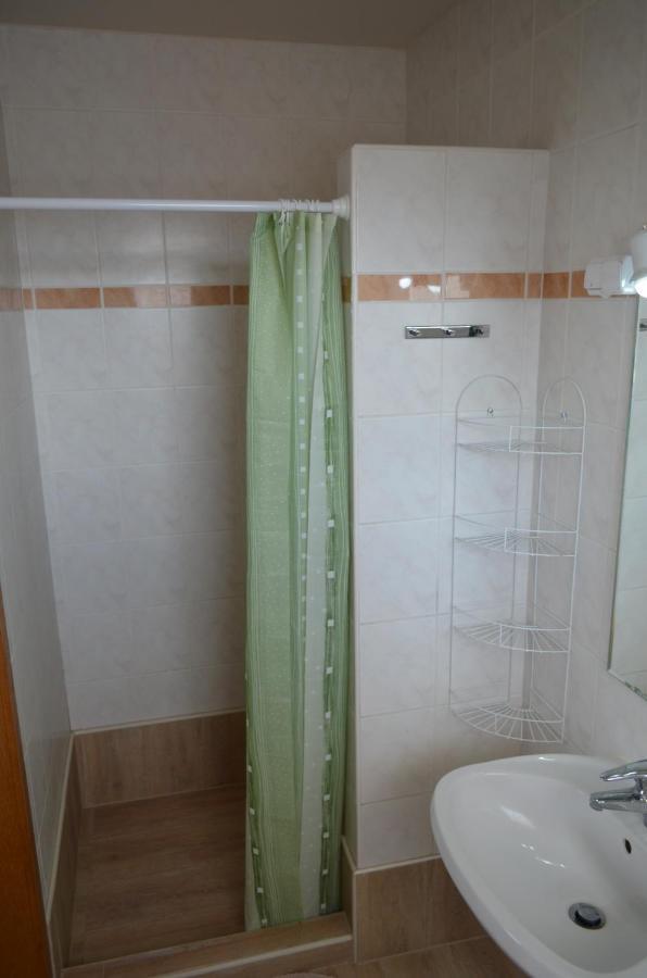Gázláng Apartman Hajdúszoboszló Esterno foto