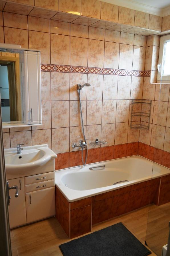Gázláng Apartman Hajdúszoboszló Esterno foto