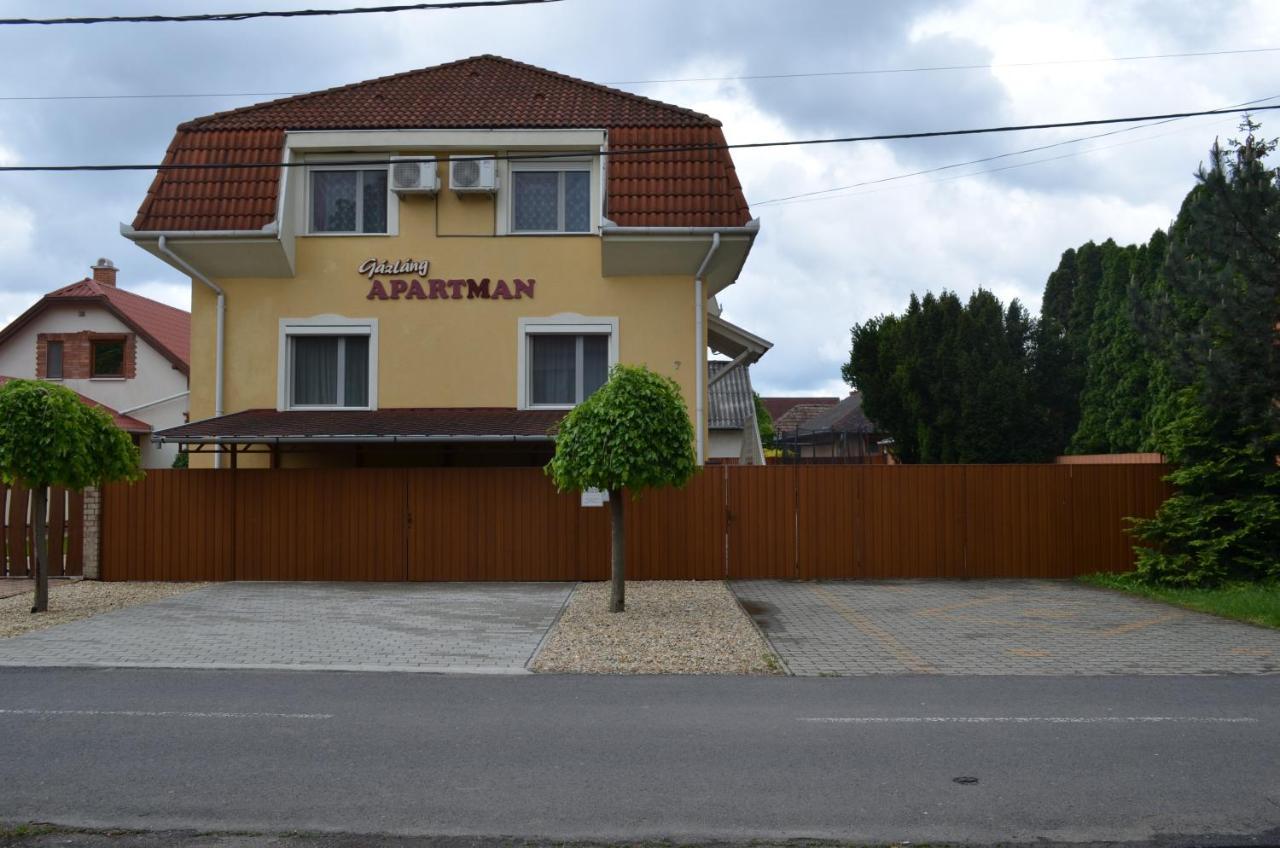 Gázláng Apartman Hajdúszoboszló Esterno foto