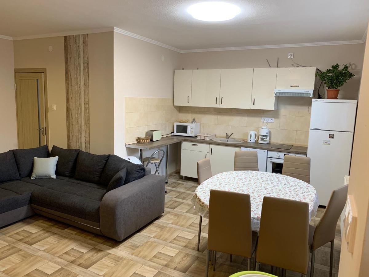 Gázláng Apartman Hajdúszoboszló Esterno foto
